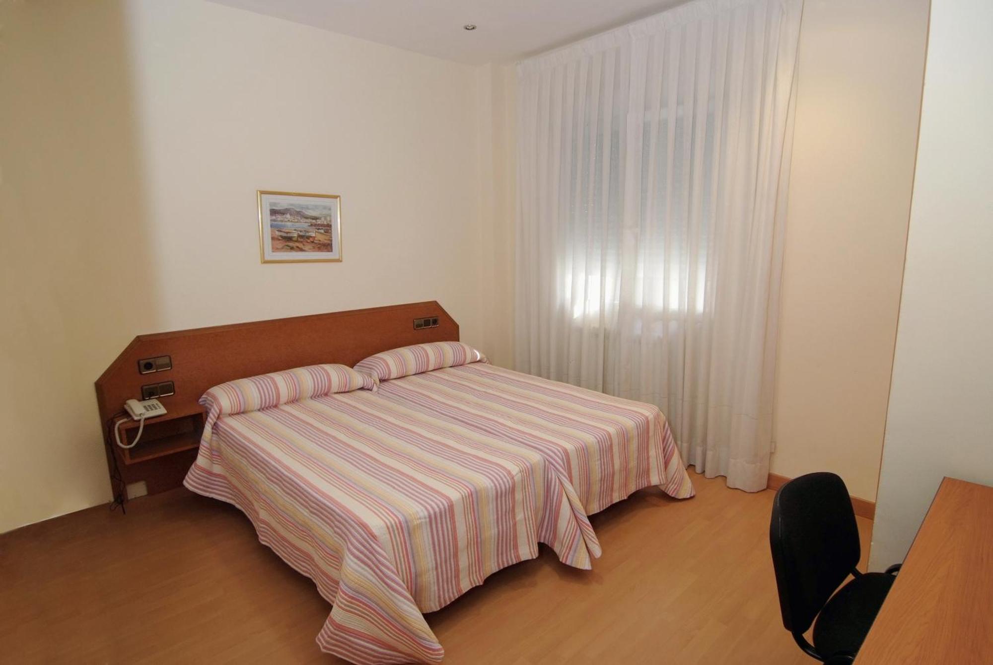 Hostal Cataluna Сарагоса Екстериор снимка