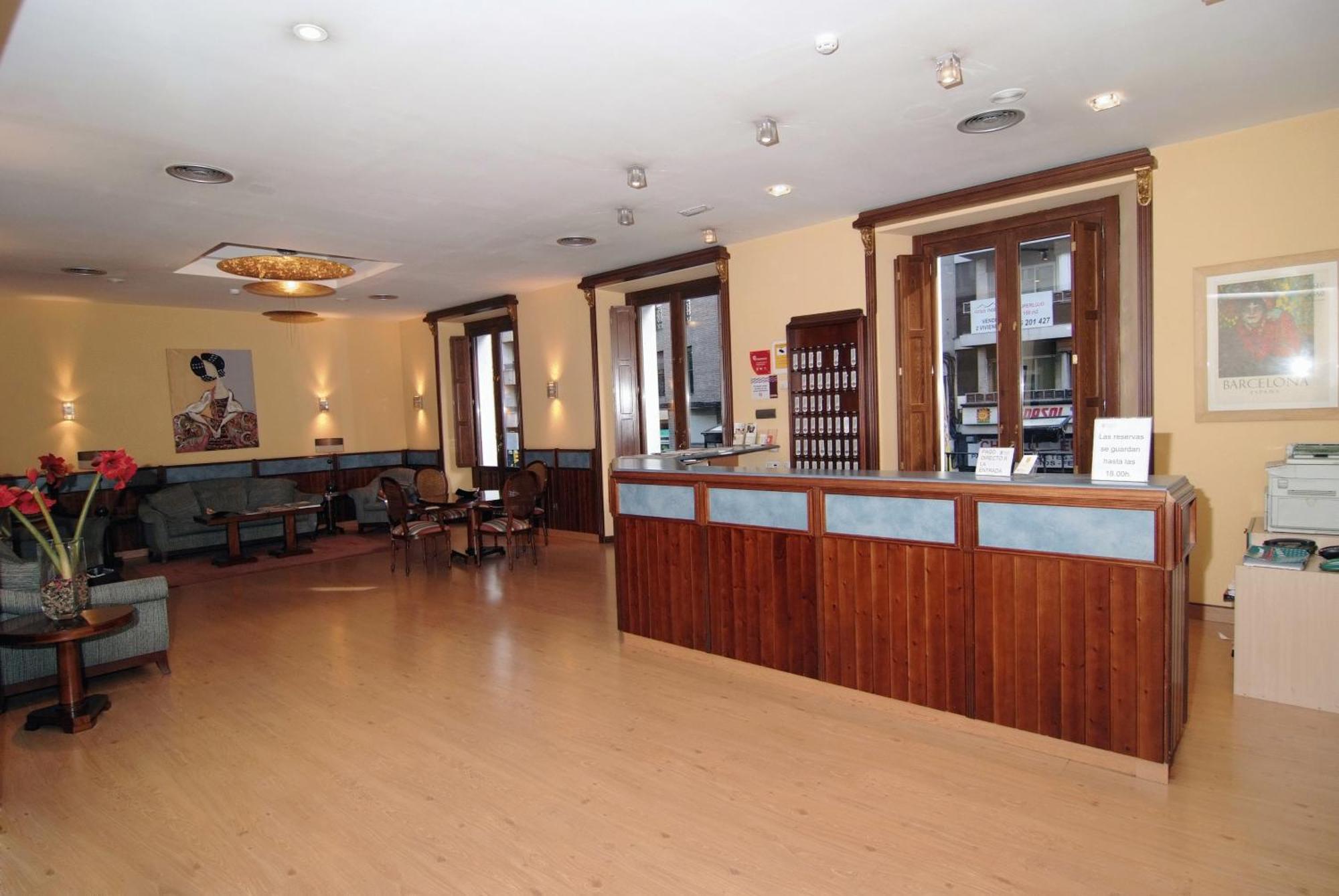 Hostal Cataluna Сарагоса Екстериор снимка