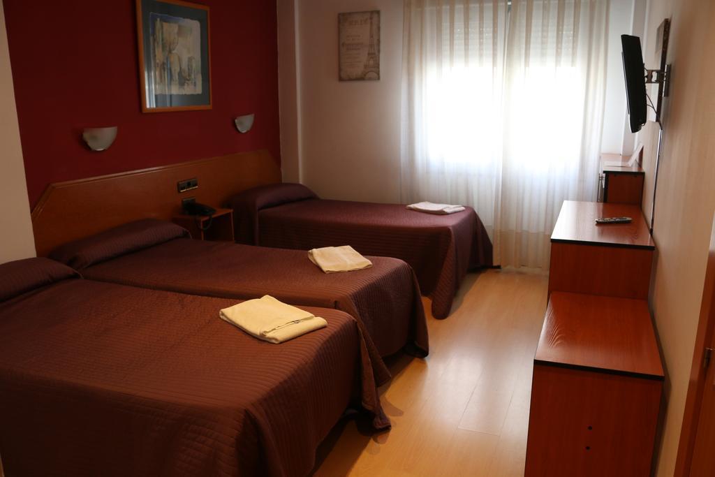 Hostal Cataluna Сарагоса Екстериор снимка
