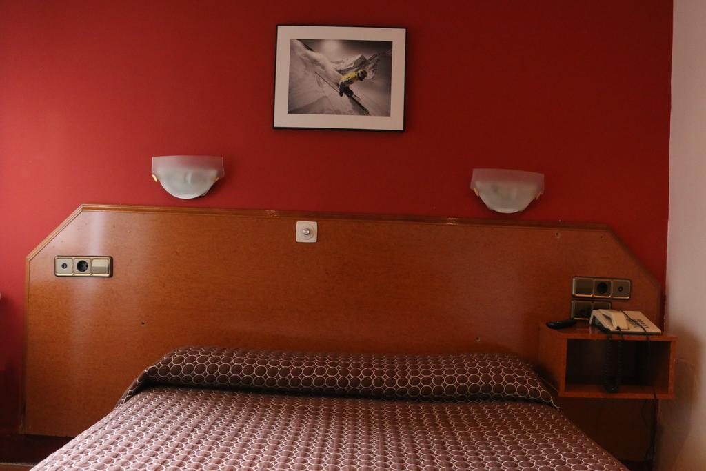Hostal Cataluna Сарагоса Екстериор снимка