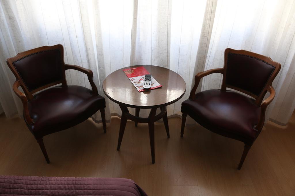 Hostal Cataluna Сарагоса Екстериор снимка